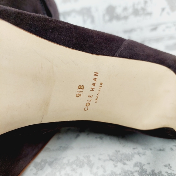 Elegant Brown Suede Women's Heels - Picture 9 of 13